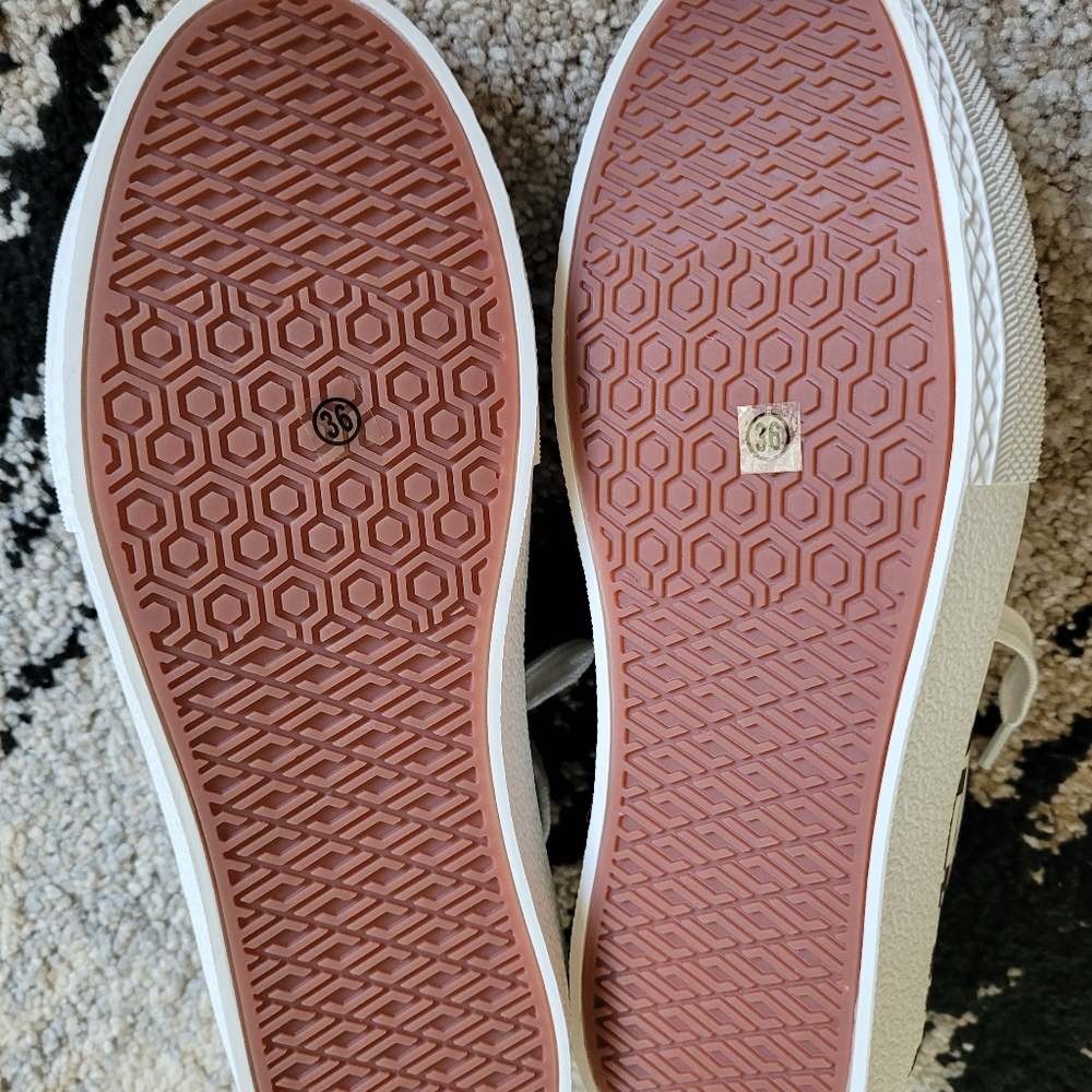 Shoes - Picture 5 of 5